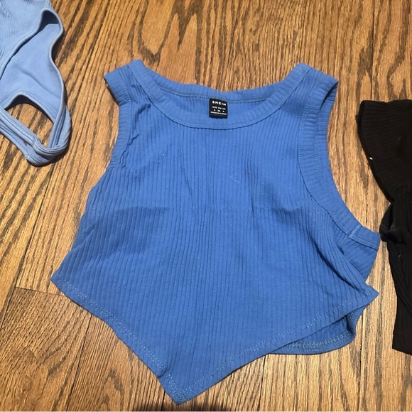 Shein Crop Top Bundle - Picture 2 of 4
